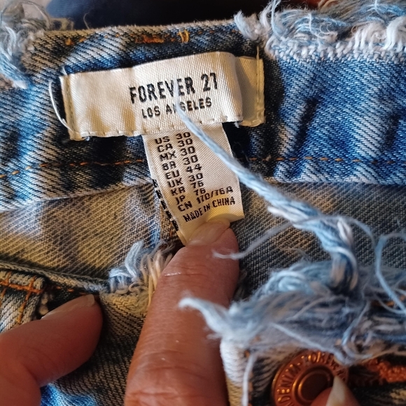 A Forever 21 Distressed Blue Denim Shorts - Picture 5 of 7
